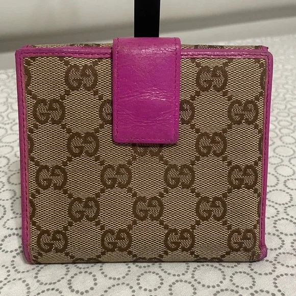 Gucci Tan and Pink Monogram Wallet - Picture 4 of 15